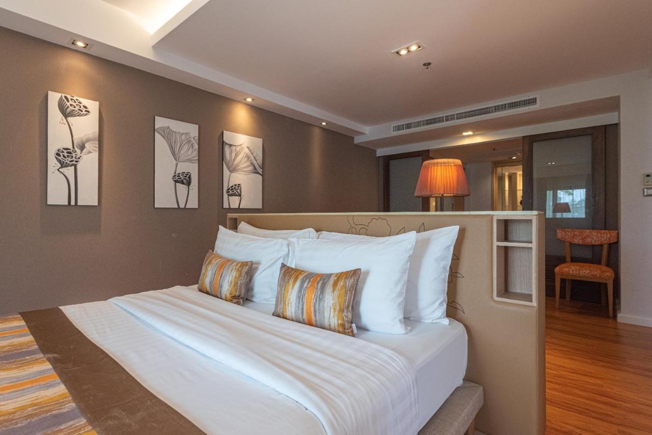 Summit Windmill Golf Suite Hotel At Suvarnabhumi Banguecoque Exterior foto A bedroom at the hotel