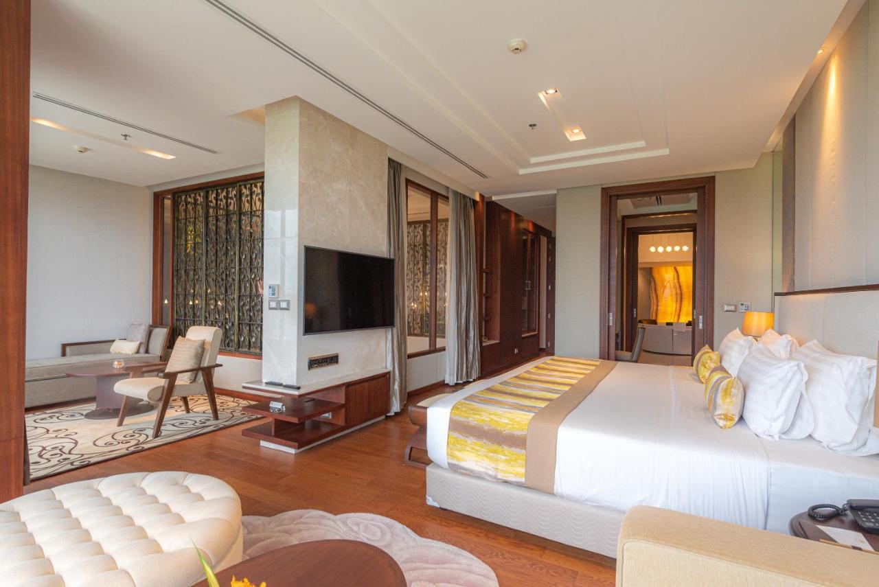 Summit Windmill Golf Suite Hotel At Suvarnabhumi Banguecoque Exterior foto A suite at the hotel