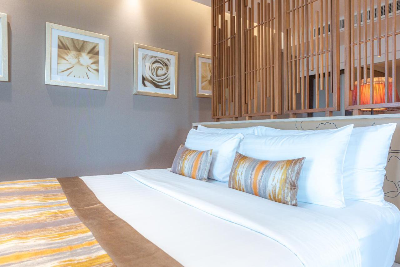 Summit Windmill Golf Suite Hotel At Suvarnabhumi Banguecoque Exterior foto Deluxe Room