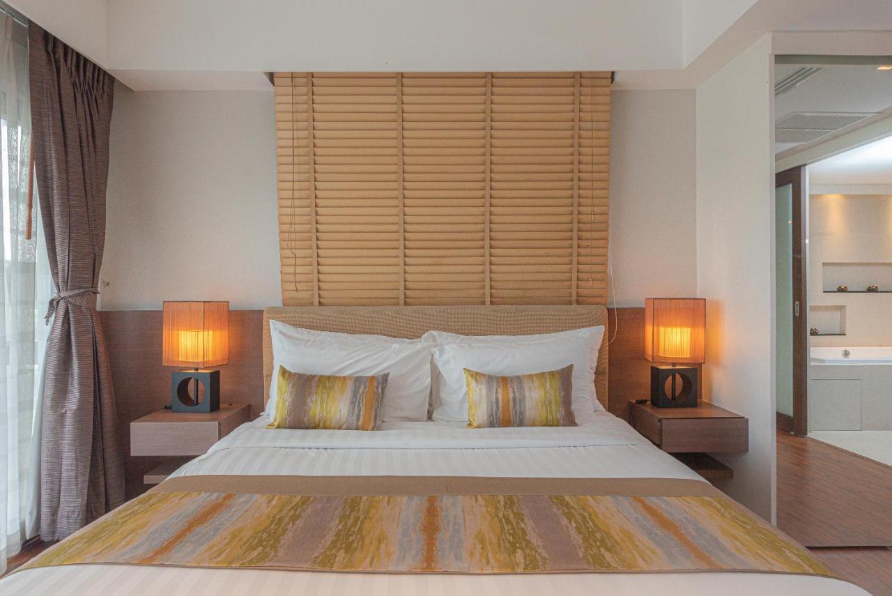 Summit Windmill Golf Suite Hotel At Suvarnabhumi Banguecoque Exterior foto A bedroom at the hotel