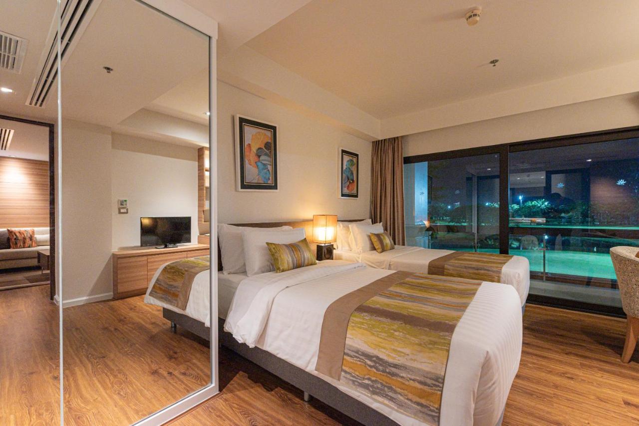 Summit Windmill Golf Suite Hotel At Suvarnabhumi Banguecoque Exterior foto Deluxe Room