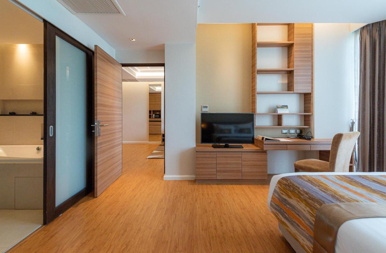 Summit Windmill Golf Suite Hotel At Suvarnabhumi Banguecoque Exterior foto A room with a bamboo floor