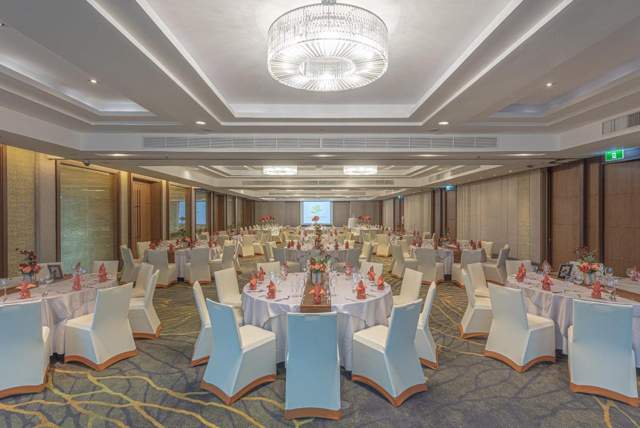 Summit Windmill Golf Suite Hotel At Suvarnabhumi Banguecoque Exterior foto The Grand Ballroom